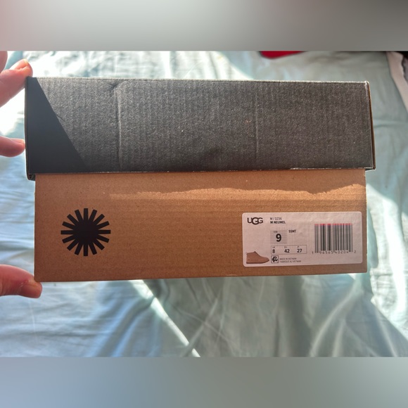 Uggs Neumel Beige colorway (mens size 9) - Picture 6 of 6